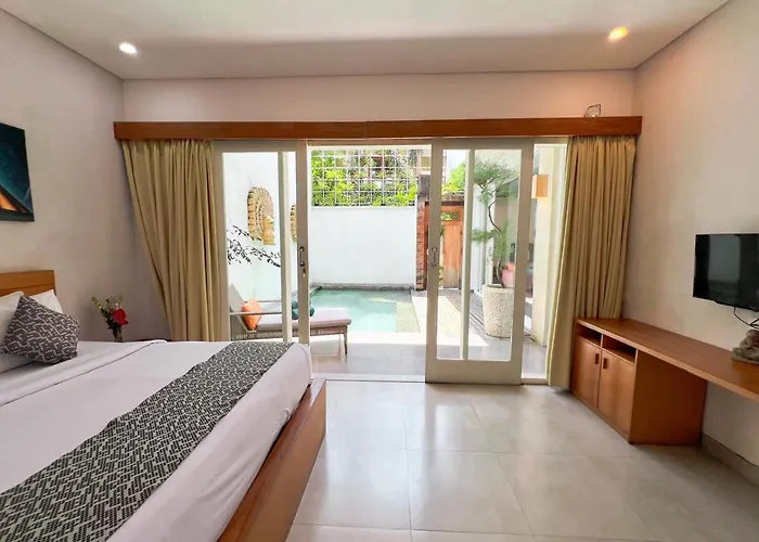 Apple & Holiday park Seminyak (Bali)