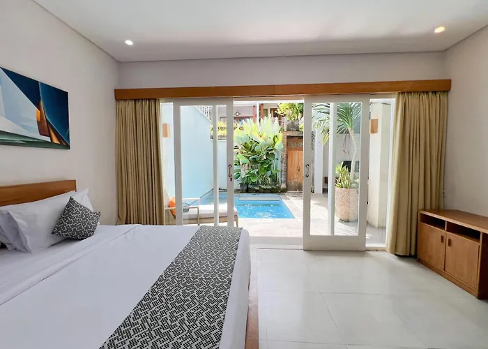 Apple & Seminyak (Bali)