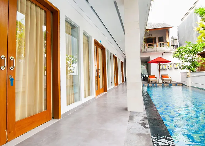 Apple & Holiday park Seminyak (Bali)