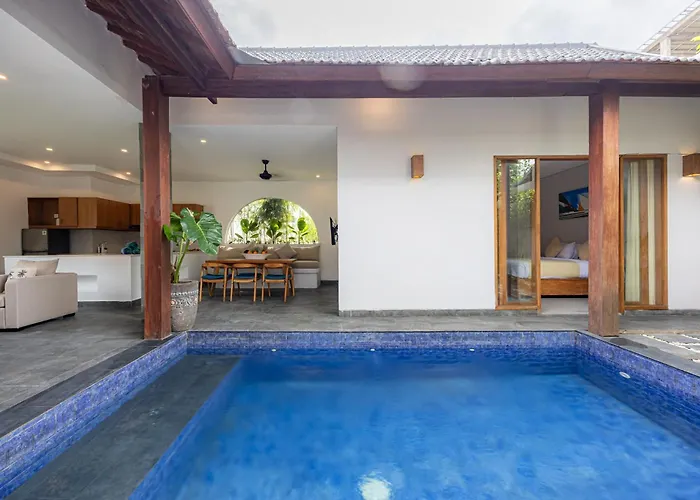 Apple & 4* Seminyak
