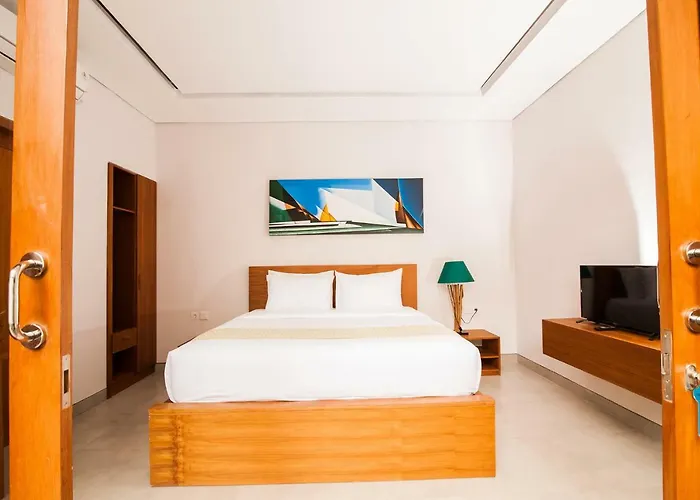 Apple & 4* Seminyak (Bali)